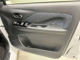 【運転席ドア】収納ポケットが付いているので運転席周りもスッキリ保てます★