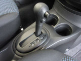 無段変速が魅力のCVT車です♪発進から加速までアクセルを一定にして走ることで滑らかに走ります♪車内も静かで振動もごくわずか!CVT車もATの一種なので、もちろんAT限定免許で運転OKです◎