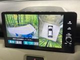 【マルチビューカメラシステム】専用のカメラにより、上から見下ろしたような視点で360度クルマの周囲を確認することができます☆死角部分も確認しやすく、狭い場所での切り返しや駐車もスムーズに行えます。