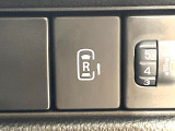 【パワースライドドア】スマートキーや運転席のスイッチでスライドドアの開閉が可能♪電動だから力を入れてドアを開ける必要が無く、小さいお子様でも、重い荷物を持っている時もラクに開け閉めできます♪