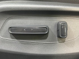 【パワーシート】スイッチ一つで簡単にシートの微調整が可能!電動だから力もいりません!快適なシートポジションにセットして、快適なドライブをお楽しみください。