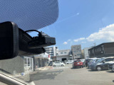 日産純正ドライブレコーダーが付いております!運転中の録画を行ってくれますので、万が一のときに役に立ってくれますよ!
