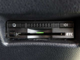 ETCなら高速道路をスイスイと通過!!クルマは料金所をノンストップで通過することができます!