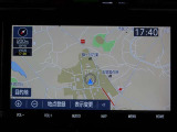 純正ナビを装備。タッチパネル式で使いやすく、お出かけもラクラクです。