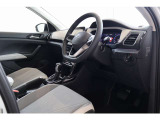 ドライバー目線で使いやすい運転席です。