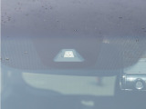 【ホンダセンシング】 「ミリ波レーダー」と「単眼カメラ」の異なる特性を持つ2つのセンサーなどにより、安心・快適な運転を支援します。