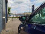 サイドミラーには後方のお車をおしらせ機能も!