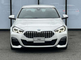サービスにはドイツ本国と同様に教育と訓練を受け、BMWを知り尽くした「マイスターメカニック」が数多く在籍しております。納車前点検整備で、お客様に安心と安全をお届けいたします。