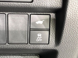 【パワーバックドア】スマートキーや運転席のボタンを押すだけでリアゲートが自動で開閉します!荷物を持っている時や、高い位置にあるバックドアを閉める際に便利な機能です♪