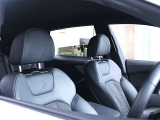 ●S-lineではお車のスポーティな個性をさらに際立てます。インテリアの上質なディティールが魅力をさらに演出します。