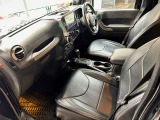 9in大型ナビ(ALPINE製)/TV/Bluetooth/前横後カメラ/黒革調シ-トカバ-/KICKERスピ-カ-/ラバ-フロアマット/社外フュ-エルカバ-/社外グラブハンドル/背面タイヤ/PRO COMP足廻り/VIPERセキュリティ/記録簿有