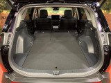 【パワーバックドア】スマートキーや運転席のボタンを押すだけでリアゲートが自動で開閉します!荷物を持っている時や、高い位置にあるバックドアを閉める際に便利な機能です♪