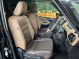 運転席シート廻りは使用感も少なく、良好な状態となっています。丁寧に使われていたことがよくわかりますね。