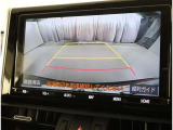 バックガイドモニターで、後方を確認しながら安心して駐車することができます。運転初心者も熟練者も必須の機能ですよ!