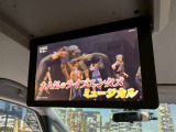 【フリップダウンモニター】付き☆後部座席に座りながら大画面でTVやDVDをお楽しみいただけます♪