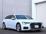・斜めからAudiを見るとプレス技術の高さを感じることができます。