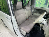 運転席まわりには十分なスペースがあり、大柄な方でもゆったり運転していただける環境です。