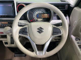 【ステアリングスイッチ】運転中、前方から目線をそらすことなく、オーディオ等の操作が可能な便利機能!安心&快適なドライブを演出してくれます♪