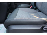 【助手席シート】レンタカーアップ車で使用感も少なく、シート状態良好です!