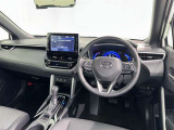 運転席まわりです。 各操作スイッチは使いやすい位置に配置されてます。
