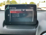 純正ナビSDカードを装着しなくても、スマホをUSB接続する事で、AppleCarPlay/AndroidAutoが利用可能です。スマホの地図アプリをディスプレイに表示できるので、ナビも利用可能です。