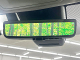 【デジタルインナーミラー】後席の大きな荷物や同乗者で後方が確認しづらい時でも安心!カメラが撮影した車両後方の映像をルームミラー内に表示。クリアな視界で状況の確認が可能です!
