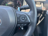 【レーダークルーズコントロール】前方の車両に合わせて加減速を自動制御するレーダークルーズコントロール。渋滞や高速道路での運転負担を軽減し、快適なドライブを提供します。