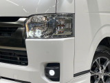 【LEDヘッドライト】悪天候や夜間走行時も良好な視界を確保し安心して運転できる高輝度LEDヘッドライトを装備!点灯速度が早く、消費電力も抑えられています。
