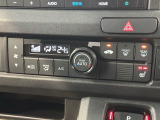 シートヒーターが付いています!寒い日に便利な装備ですね。
