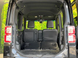 普段のお買い物や通勤、送迎等に十分な荷室スペースを確保しております。セカンドシートを倒すと、大きな荷物の積載も可能です♪