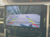 【バックカメラ】駐車時に後方がリアルタイム映像で確認できます。大型商業施設や立体駐車場での駐車時や、夜間のバック時に大活躍!運転スキルに関わらず、今や必須となった装備のひとつです!