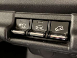 【安心の4WD】こちらのお車は4WD車です♪車の4輪全てを動かすことにより、2WD車に比べてすぐれた発進性能を備えております!雪が多い地域の方は4WDの方がより快適な運転をすることが出来ます☆
