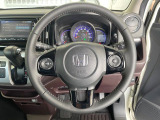【純正革巻きステアリング】上質な革を使用することで、手にしっかり馴染みとても運転しやすいハンドルです♪