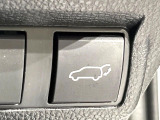 【パワーバックドア】スマートキーや運転席のボタンを押すだけでリアゲートが自動で開閉します!荷物を持っている時や、高い位置にあるバックドアを閉める際に便利な機能です♪