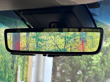 【デジタルインナーミラー】後席の大きな荷物や同乗者で後方が確認しづらい時でも安心!カメラが撮影した車両後方の映像をルームミラー内に表示。クリアな視界で状況の確認が可能です!