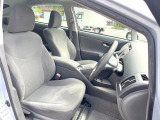 運転席シート廻りは使用感も少なく、良好な状態となっています。前オーナー様が丁寧に使っていたことがよくわかりますね。