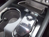 プロパイロットパーキング装備なので車庫入れ・縦列駐車・前向き駐車をサポートします。