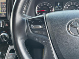 【 ステアリングスイッチ 】手元のスイッチでナビ操作が可能で、非常に便利な機能です!取り付けのナビによってはオプション設定となっております!詳しくはスタッフまで♪