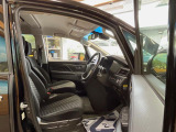 運転席シート廻りは使用感も少なく、良好な状態となっています。丁寧に使われていたことがよくわかりますね。