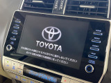 【純正9型ナビ】人気の純正ナビを装備しております。ナビの使いやすさはもちろん、オーディオ機能も充実!キャンプや旅行はもちろん、通勤や買い物など普段のドライブも楽しくなるはず♪