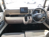 【インパネ全体】手が届きやすく、どなたでも運転しやすいです。シンプルで使いやすい設計になっています!