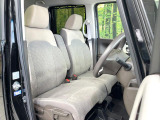 運転席シート廻りは使用感も少なく、良好な状態となっています。丁寧に使われていたことがよくわかりますね。