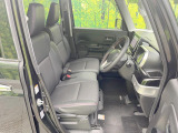 運転席シート廻りは使用感も少なく、良好な状態となっています。丁寧に使われていたことがよくわかりますね。