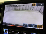 バックガイドモニターで、後方を確認しながら安心して駐車することができます。運転初心者も熟練者も必須の機能ですよ!
