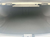 納車前には、メーカー規定に基づき、認定中古車ならではのしっかりとした整備をしてからご納車させて頂きます。熟練のメカニックがお客様に届く事を思い、1台1台入念に点検、整備致します。