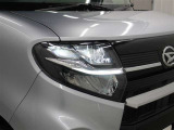 ハイビームで走行中、対向車を検知し操作することなく部分的に遮光する、ADB(アダプティブドライビングビーム)を装備。対向車に眩しい思いをさせることなく、ハイビームの視認性を確保します。