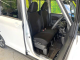運転席シート廻りは使用感も少なく、良好な状態となっています。丁寧に使われていたことがよくわかりますね。