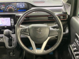 【純正革巻きステアリング】上質な革を使用することで、手にしっかり馴染みとても運転しやすいハンドルです♪