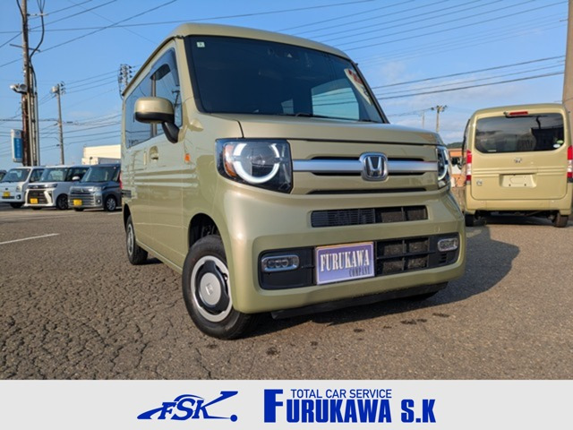 N-VAN +スタイル ファン 4WD