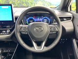 インテリアに合わせたデザインのステアリングは、運転される方のことも考え、運転しやすい形状、大きさです。是非一度、実際に触ってお確かめください。